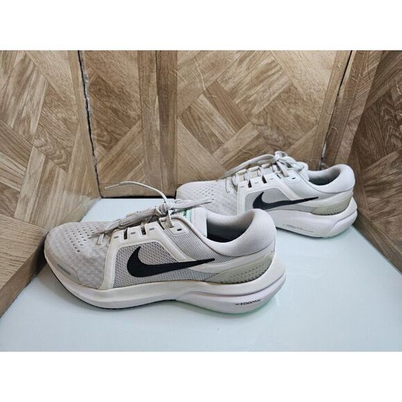 Brand New Nike Women's Air Zoom Vomero 16 Running Shoes 10. 204 - Picture 6 of 10